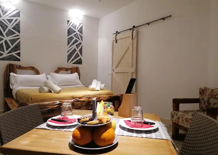 Pensión Sofia-la Nella Riserva 3*